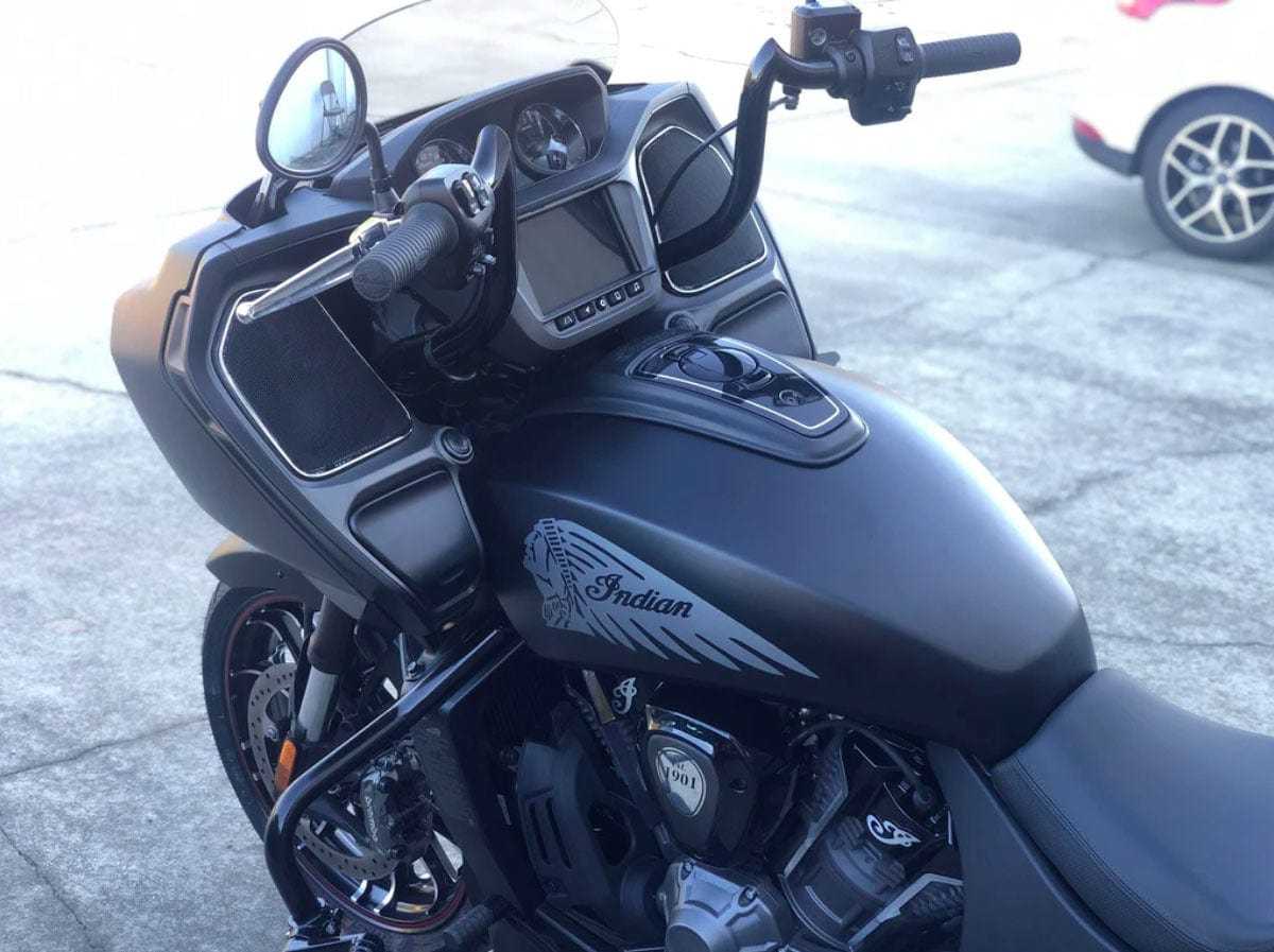 KST Kustoms, KST Kustoms Gloss Black 14" Comanche Bagger Handlebars Bars Indian Challenger