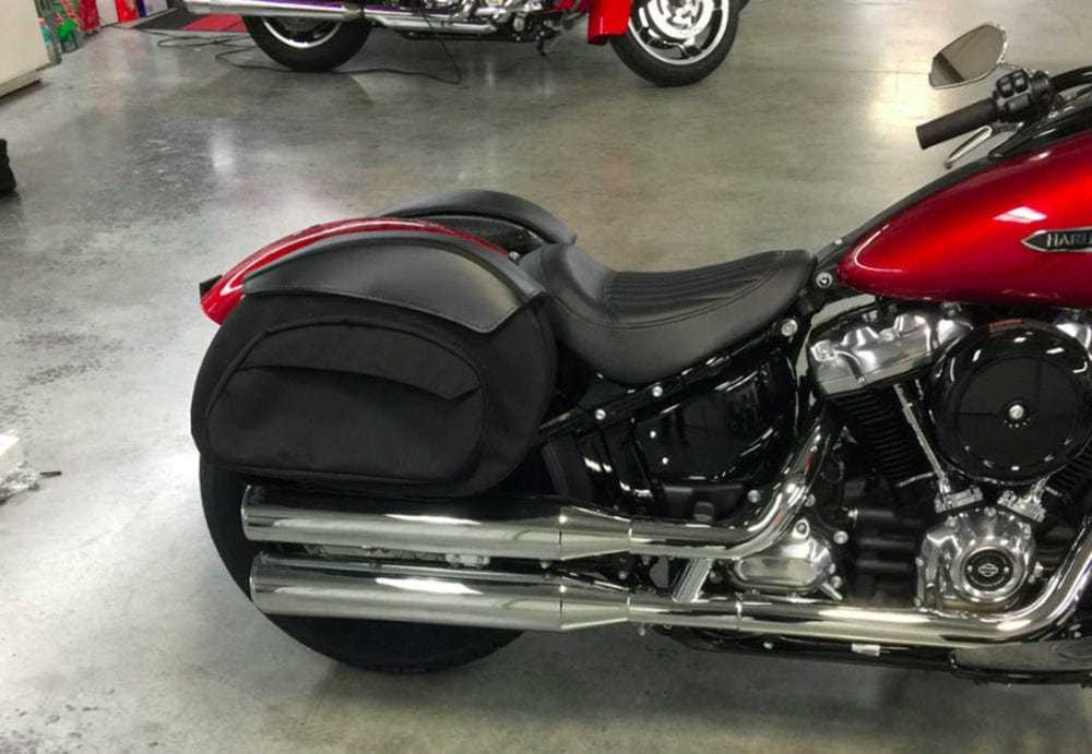 Leatherpros, Leatherpros V3 Retro FXDXT T-Sport Harley Softail Easy Mount Leather Saddlebags