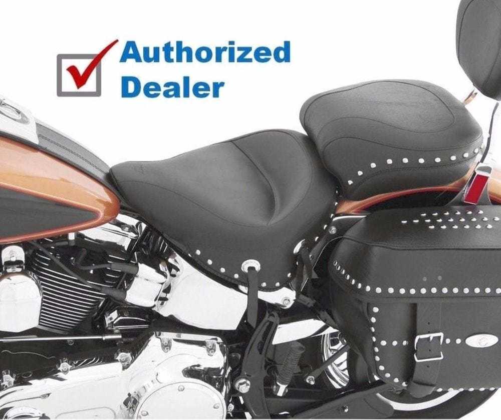 Mustang, Mustang Wide Touring One-Piece Chrome Studs Studded Seat 00-06 Harley Softail